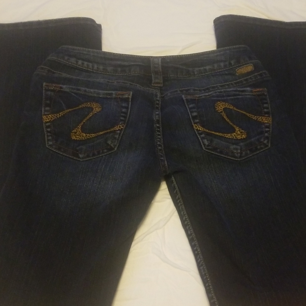 Silver Lowrise Dark Wash Bootcut Jeans 28 / 33